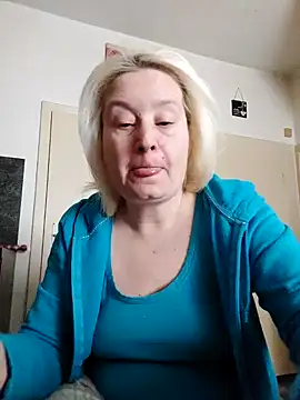 Snapshot of GeileEstelle chatting on 12-13-24, 06:31 GeileEstelle online show from 12-13-24, 06:31