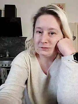 Snapshot of GeileEstelle chatting on 02-07-25, 10:19 GeileEstelle online show from 02-07-25, 10:19