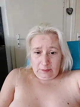 Snapshot of GeileEstelle chatting on 02-12-25, 07:13 GeileEstelle online show from 02-12-25, 07:13