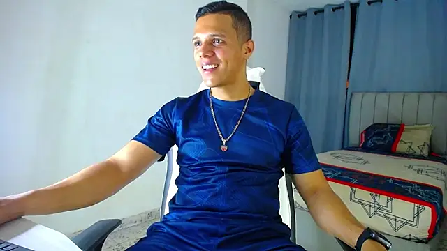 Snapshot of DavidAngell7 chatting on 02-04-26, 04:18 DavidAngell7 online show from 02-04-26, 04:18