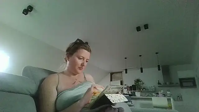 LiquidLeonie online show from 05-03-26, 06:52
