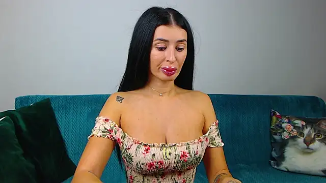 Snapshot of SaraDaisy chatting on 09-26-25, 05:06 SaraDaisy online show from 09-26-25, 05:06