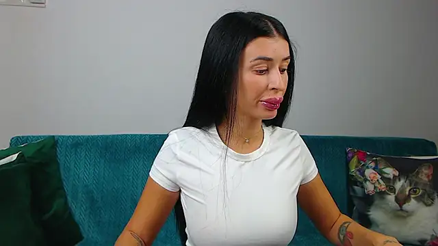 Snapshot of SaraDaisy chatting on 09-30-25, 04:56 SaraDaisy online show from 09-30-25, 04:56