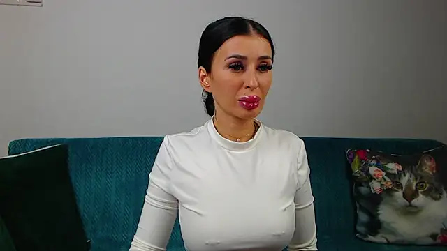 Snapshot of SaraDaisy chatting on 11-29-25, 06:22 SaraDaisy online show from 11-29-25, 06:22