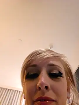 AmethystFoxx online show from 02-25-26, 06:34