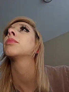 AmethystFoxx online show from 04-17-26, 06:00