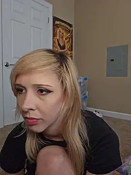 AmethystFoxx online show from 05-20-26, 06:36