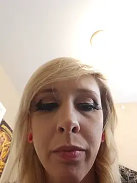 Snapshot of AmethystFoxx chatting on 06-25-26, 08:13 AmethystFoxx online show from 06-25-26, 08:13