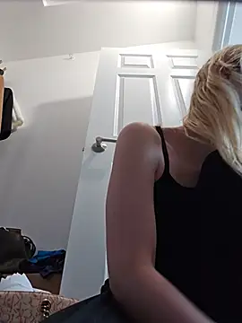 Snapshot of AmethystFoxx chatting on 07-12-26, 03:47 AmethystFoxx online show from 07-12-26, 03:47