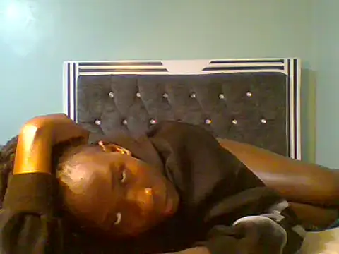 Snapshot of blackcuteebony chatting on 03-20-25, 01:04 blackcuteebony online show from 03-20-25, 01:04