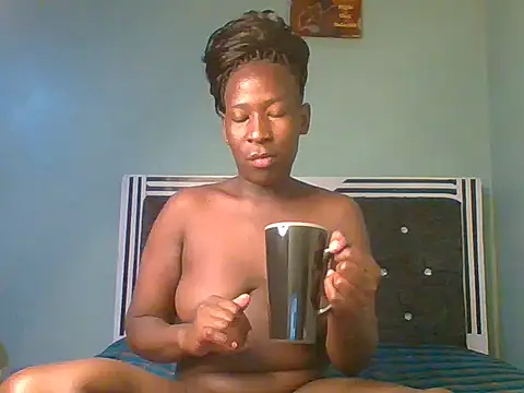 Snapshot of blackcuteebony chatting on 11-26-25, 05:08 blackcuteebony online show from 11-26-25, 05:08