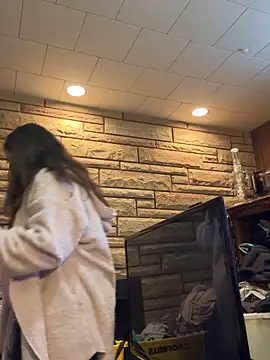 Mini And The Bear online show from 03-28-26, 06:07