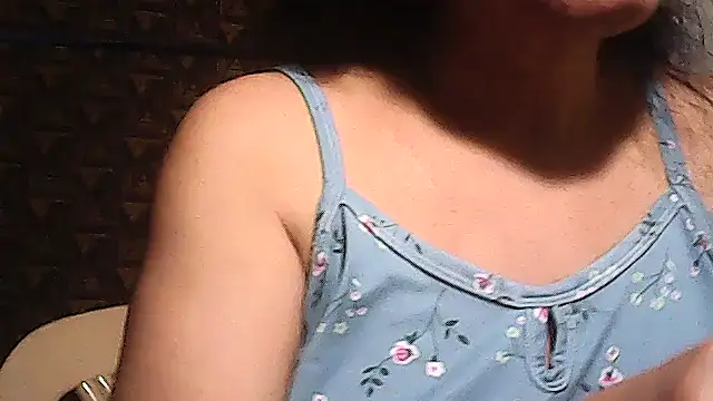 Snapshot of sweetsosie18 chatting on 04-18-26, 07:29 sweetsosie18 online show from 04-18-26, 07:29