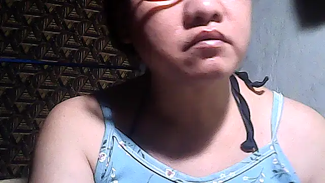 Snapshot of sweetsosie18 chatting on 04-19-26, 08:35 sweetsosie18 online show from 04-19-26, 08:35