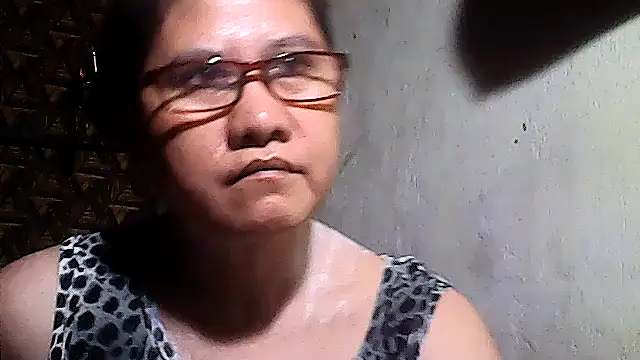 Snapshot of sweetsosie18 chatting on 04-27-26, 02:20 sweetsosie18 online show from 04-27-26, 02:20