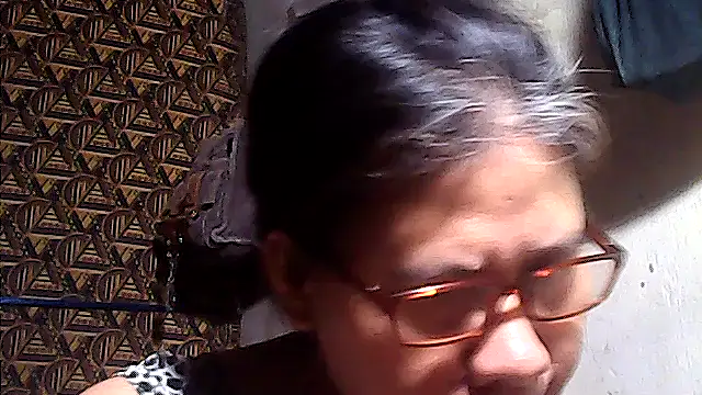 Snapshot of sweetsosie18 chatting on 04-27-26, 04:05 sweetsosie18 online show from 04-27-26, 04:05