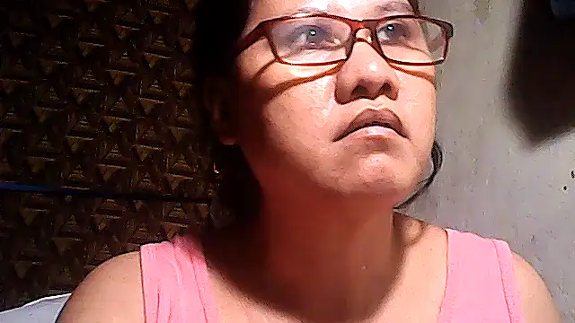 Snapshot of sweetsosie18 chatting on 04-29-26, 03:10 sweetsosie18 online show from 04-29-26, 03:10