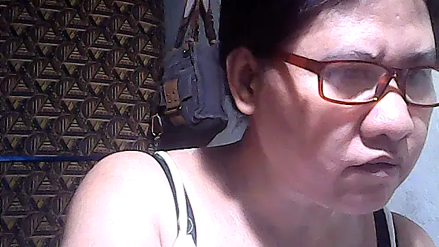 Snapshot of sweetsosie18 chatting on 05-02-26, 03:33 sweetsosie18 online show from 05-02-26, 03:33