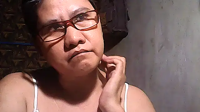 Snapshot of sweetsosie18 chatting on 05-02-26, 03:39 sweetsosie18 online show from 05-02-26, 03:39