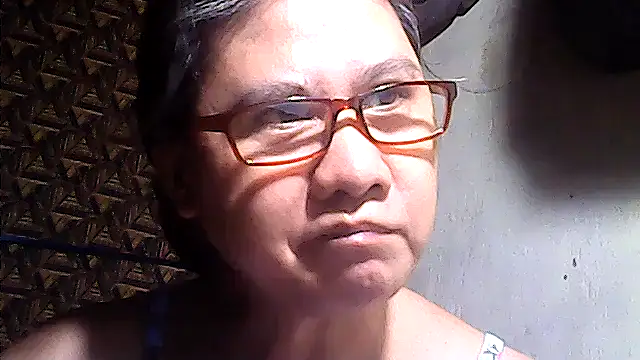 Snapshot of sweetsosie18 chatting on 05-11-26, 08:28 sweetsosie18 online show from 05-11-26, 08:28