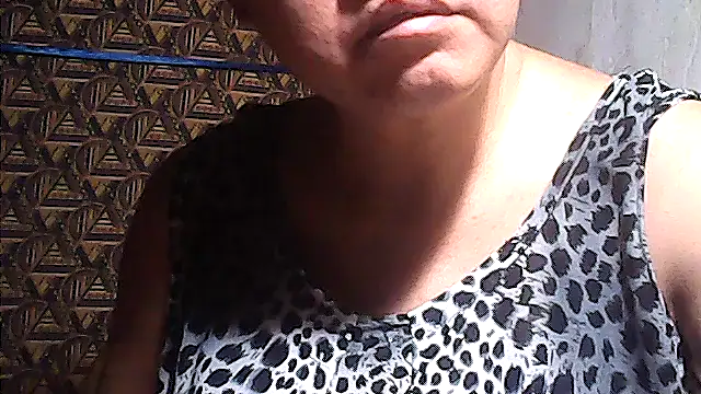 Snapshot of sweetsosie18 chatting on 05-14-26, 09:43 sweetsosie18 online show from 05-14-26, 09:43