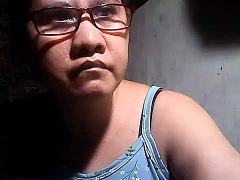 Snapshot of sweetsosie18 chatting on 05-16-26, 02:30 sweetsosie18 online show from 05-16-26, 02:30