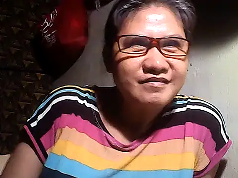 Snapshot of sweetsosie18 chatting on 05-16-26, 11:42 sweetsosie18 online show from 05-16-26, 11:42