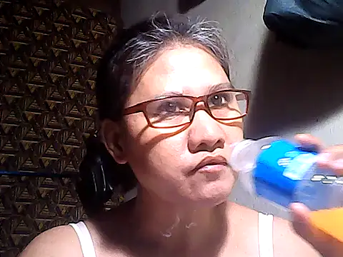 Snapshot of sweetsosie18 chatting on 05-26-26, 02:51 sweetsosie18 online show from 05-26-26, 02:51