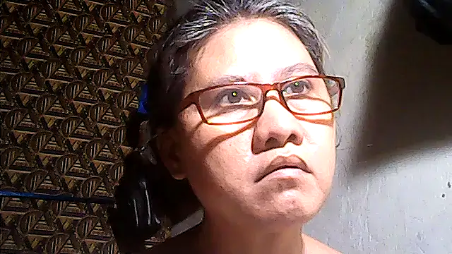 Snapshot of sweetsosie18 chatting on 05-29-26, 02:09 sweetsosie18 online show from 05-29-26, 02:09