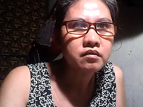 Snapshot of sweetsosie18 chatting on 05-30-26, 12:46 sweetsosie18 online show from 05-30-26, 12:46
