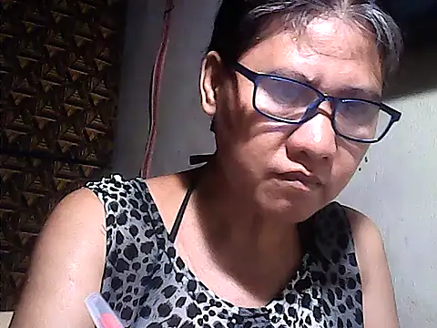 Snapshot of sweetsosie18 chatting on 07-09-26, 01:48 sweetsosie18 online show from 07-09-26, 01:48