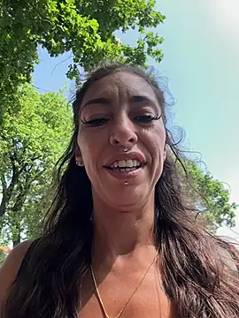Snapshot of amanilouve chatting on 05-28-26, 10:34 amanilouve online show from 05-28-26, 10:34