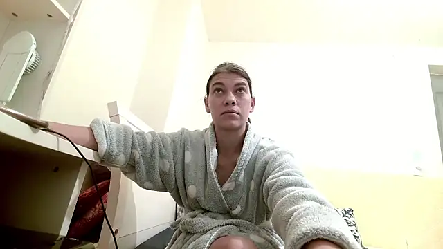 Snapshot of MercyLove chatting on 12-04-24, 04:49 MercyLove online show from 12-04-24, 04:49