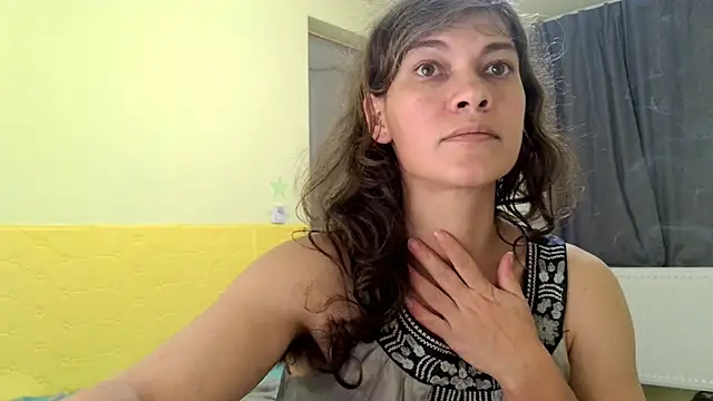 Snapshot of MercyLove chatting on 11-09-25, 03:43 MercyLove online show from 11-09-25, 03:43