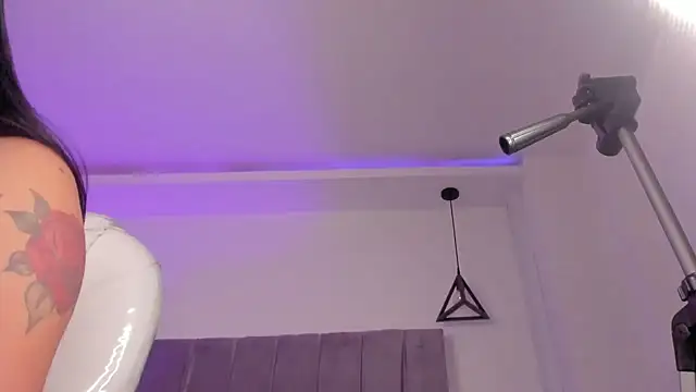 sofiaa riot online show from 12-27-24, 05:09