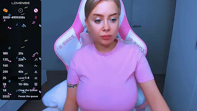 MonaLauu online show from 12-28-24, 07:43