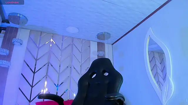 Snapshot of MichaelBear_ chatting on 01-07-25, 12:20 MichaelBear online show from 01-07-25, 12:20