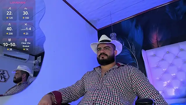 Snapshot of MichaelBear_ chatting on 01-08-25, 11:54 MichaelBear online show from 01-08-25, 11:54