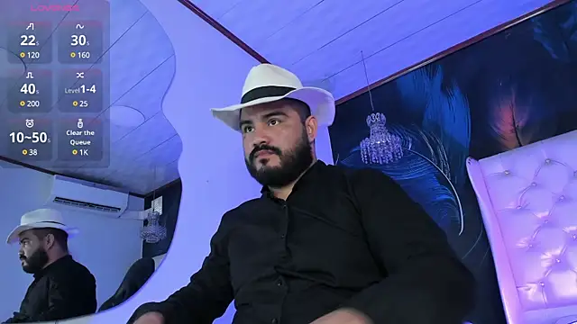 Snapshot of MichaelBear_ chatting on 01-11-25, 01:01 MichaelBear online show from 01-11-25, 01:01