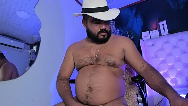 Snapshot of MichaelBear_ chatting on 02-07-25, 03:08 MichaelBear online show from 02-07-25, 03:08