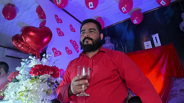 Snapshot of MichaelBear_ chatting on 02-14-25, 04:20 MichaelBear online show from 02-14-25, 04:20