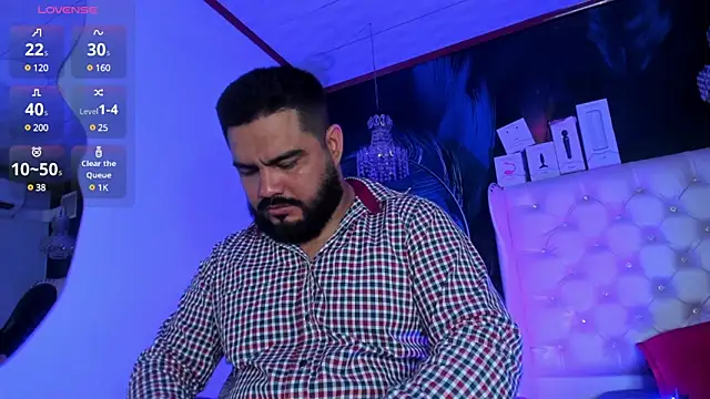 Snapshot of MichaelBear_ chatting on 02-20-25, 11:31 MichaelBear online show from 02-20-25, 11:31