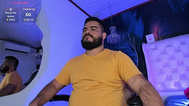 Snapshot of MichaelBear_ chatting on 03-03-25, 12:37 MichaelBear online show from 03-03-25, 12:37