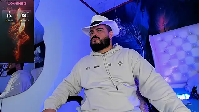 Snapshot of MichaelBear_ chatting on 03-07-25, 12:34 MichaelBear online show from 03-07-25, 12:34