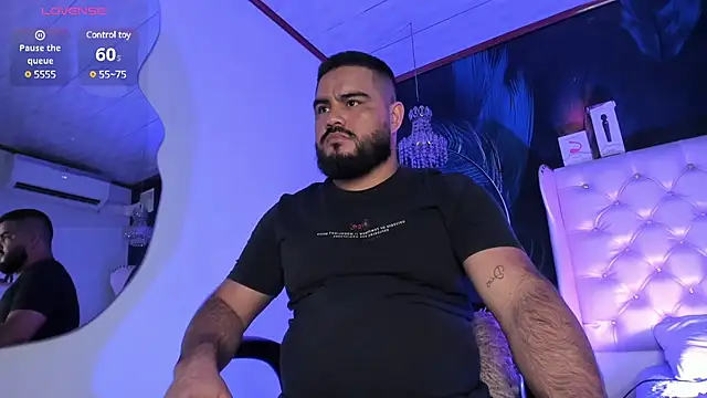 Snapshot of MichaelBear_ chatting on 03-11-25, 12:39 MichaelBear online show from 03-11-25, 12:39