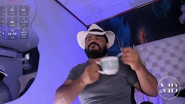 Snapshot of MichaelBear_ chatting on 09-17-25, 01:35 MichaelBear online show from 09-17-25, 01:35