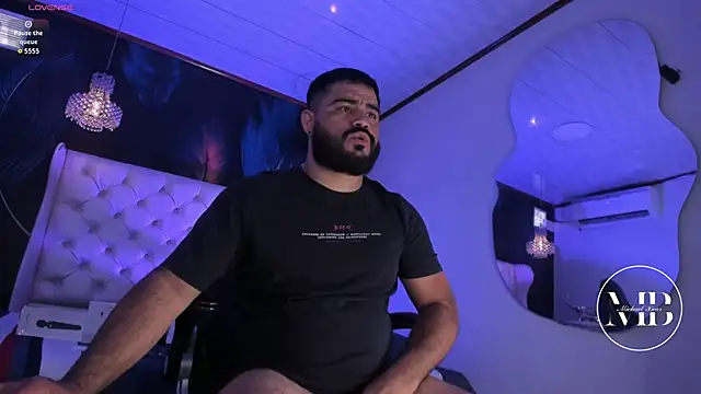 Snapshot of MichaelBear_ chatting on 10-09-25, 02:15 MichaelBear online show from 10-09-25, 02:15