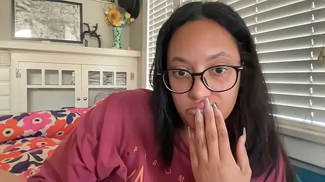 Snapshot of dreamyriri chatting on 03-03-26, 06:14 dreamyriri online show from 03-03-26, 06:14