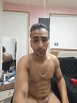 Snapshot of highguy chatting on 07-05-26, 12:17 highguy online show from 07-05-26, 12:17