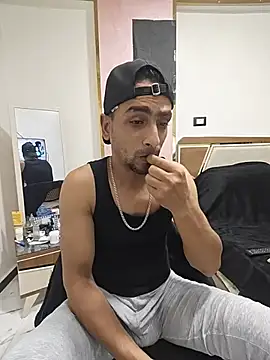 Snapshot of highguy chatting on 07-18-26, 12:04 highguy online show from 07-18-26, 12:04